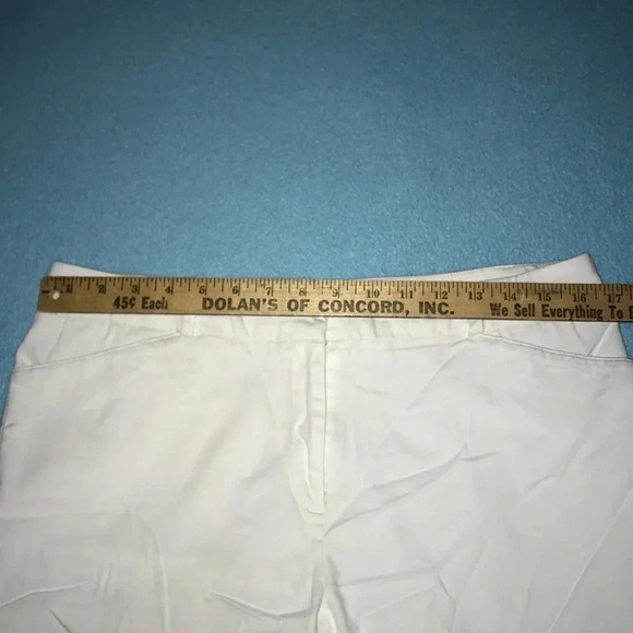 ST. JOHN’S BAY stretch capris with pockets white size 12 - Picture 4 of 8